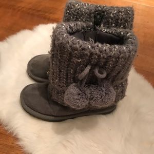 Grey toddler boots